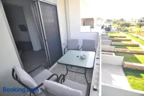 Zennova Sirene Luxury Studios - Image 1