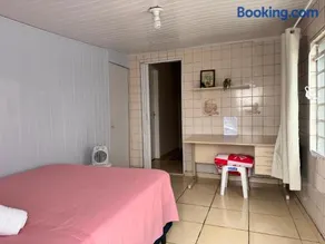 Casa de Fundos com 2 QuartosWi-fi e Estacionamento - Image 4