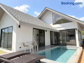 Akara Poolvilla Naithon Beach - Image 1