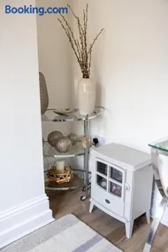 Dale Cottage - Sleeps 6, Cosy Terrace House - Image 4