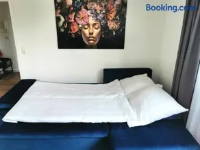 Modernes Apartment mit Parkplatz und 24h Check-in - Image 1
