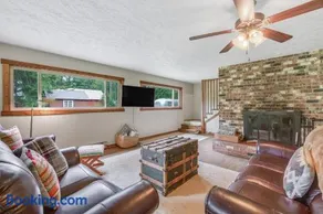 Riverfront Retreat at Lavender Lake - Image 2