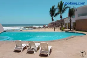House, Beach and Pool! - Image 1