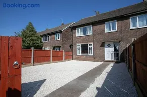 Maltby House, Rotherham for contractors & Families, free private parking, fast wifi, spacious,WIFI etc - Image 5