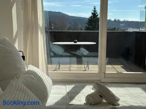 Flow Living I Penthouse mit Dachterrasse I 5 Min zum Ammersee - Image 2