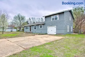 Beautiful Bartlesville Family Home with Game Room! - Image 2
