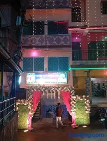 Gayatri Marriage Hall & Guest House - Image 4