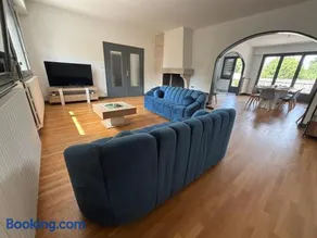 Large family home - Image 1