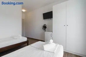 Aquarelle Rooms For Rent - Image 1