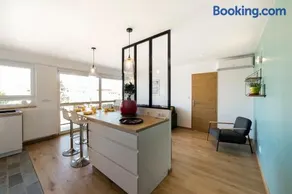 COCON - PartDieu l Parking l Climatisation by Dreamy Flat Lyon - Image 3