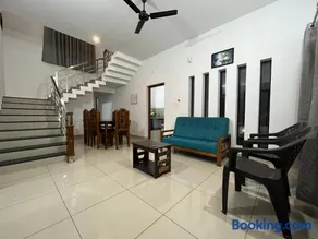HOLLYWOOD Villa - Image 2