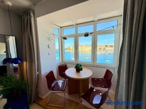 Scenic Harbor Apartment in Historic Three Cities - Image 1