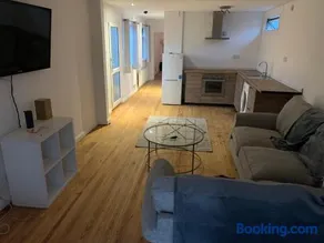 2 bedroom bungalow close to the sea - Image 5