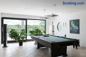 Exclusive rental of the Entire Spacious Ground Floor - Image 2