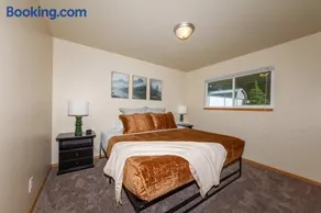 Spacious 3BR Family Retreat w Fire Pit BBQ Smart TVs & More - Image 4