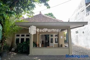 Villa Dora Jogja near Malioboro Area Mitra RedDoorz - Image 5