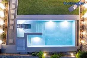 Sia Villa - Image 1