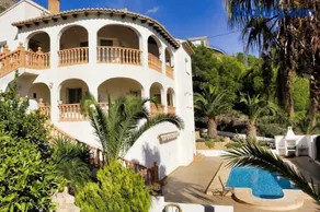 Large chalet with private pool - Image 4