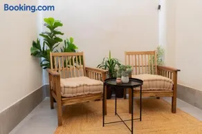 Stylish downtown charm - Image 3