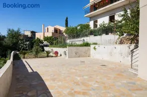 Ilianas R&F Luxury home - Image 1