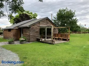 Cabane Au Bord D'un Étang - Image 1