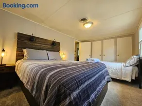 Modern Farm Home WT Large Parking, Front Porch - Image 2