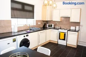 Comfortable 3 bed house - Image 4