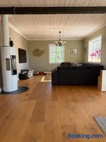 Naturskönt boende nära sjö - Image 2