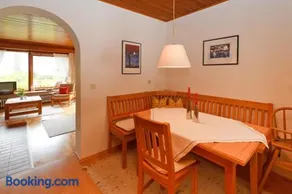 Ferienwohnung mit Grill, Garten und Terrasse | Bergblick - Image 3