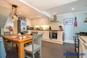 Shanklin Beach House - Image 2