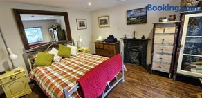 The Rockhouse - Cosy stone built Thatch Cottage - Image 3