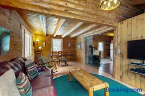 Twin View Log Home - Image 3