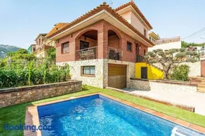 Casa rustica con piscina y jardin - Image 1