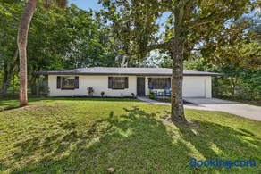 Historic Downtown Ocala Haven, King Bed, Near WEC, Sleeps 8 - Image 5
