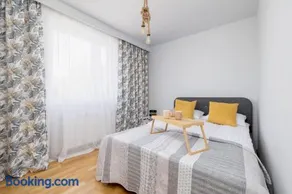 Apartament Blisko Parku Śląskiego w Katowicach z Parkingiem by Noclegi Renters - Image 2