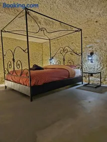 Troglodyte Loft Natural Coolness - Image 5
