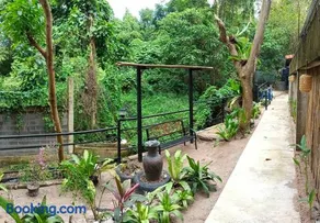 White Jail at Koh Tao Hostel - Image 2