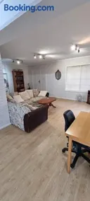Apartment 1 - Family size apartment - 13 minutes to Melbourne Airport - Image 1