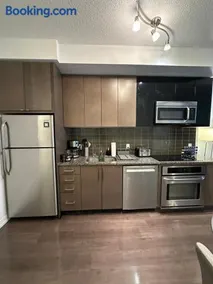 Cozy Condo Midtown Toronto - Image 2