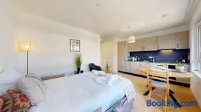 A cosy and bright studio in Sion - Image 3