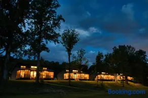 Tway Bird Chalet on The Watauga River - Image 4