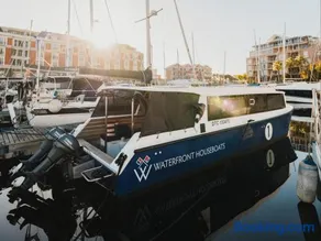 Waterfront Houseboat - Image 2