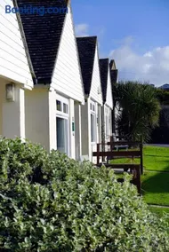 Golden Acre Jurassic Coastal Lodges - Image 2