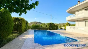 Villa Georgia With Pool - Image 1