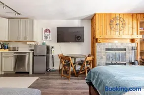 Kirkwood Studio Full Kitchen & Meadow Balcony - Image 1