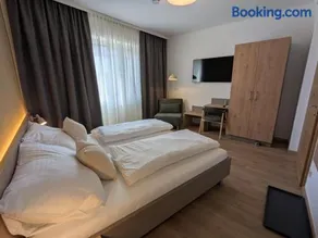 Heuriger und Gästezimmer Schmidt - Image 3