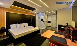 Point Motel - Image 4