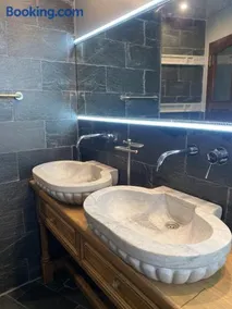 EZE Inn Boutique Hotel - Image 3