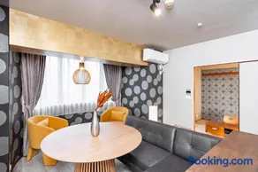 Bijou Suites Pine Brook 405 - Image 4