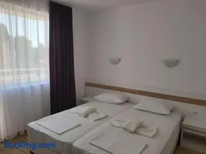 Апартаменти и стаи Мони Холидейс - Image 2
